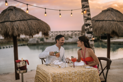 Pareja en la Playa - Cena Romántica